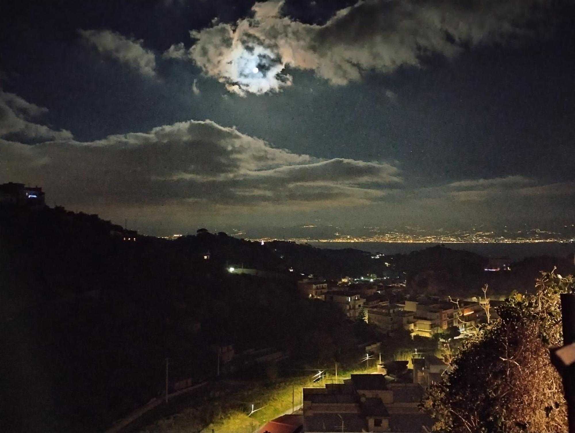 La Camera Nel Villaggio Messina Bagian luar foto