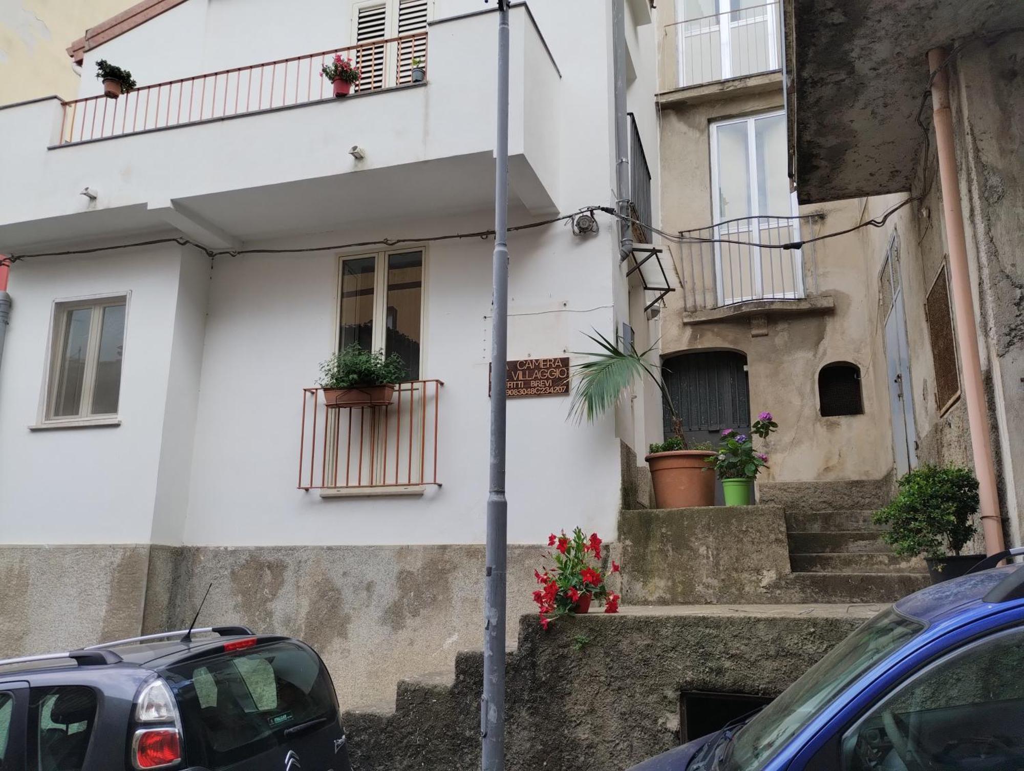 La Camera Nel Villaggio Messina Bagian luar foto